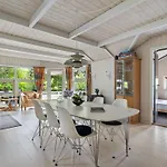 Hennrik - 240m From The Sea By Interhome