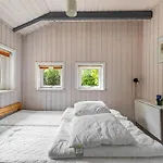 Holiday home Hennrik - 240m From The Sea By Interhome