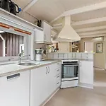 Hennrik - 240m From The Sea By Interhome *