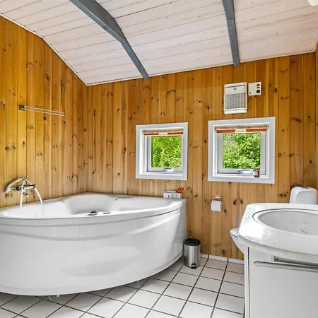 Hennrik - 240m From The Sea By Interhome *