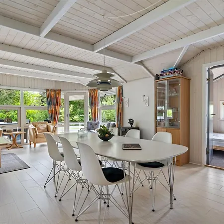 Hennrik - 240m From The Sea By Interhome Vakantiehuis Tranekær